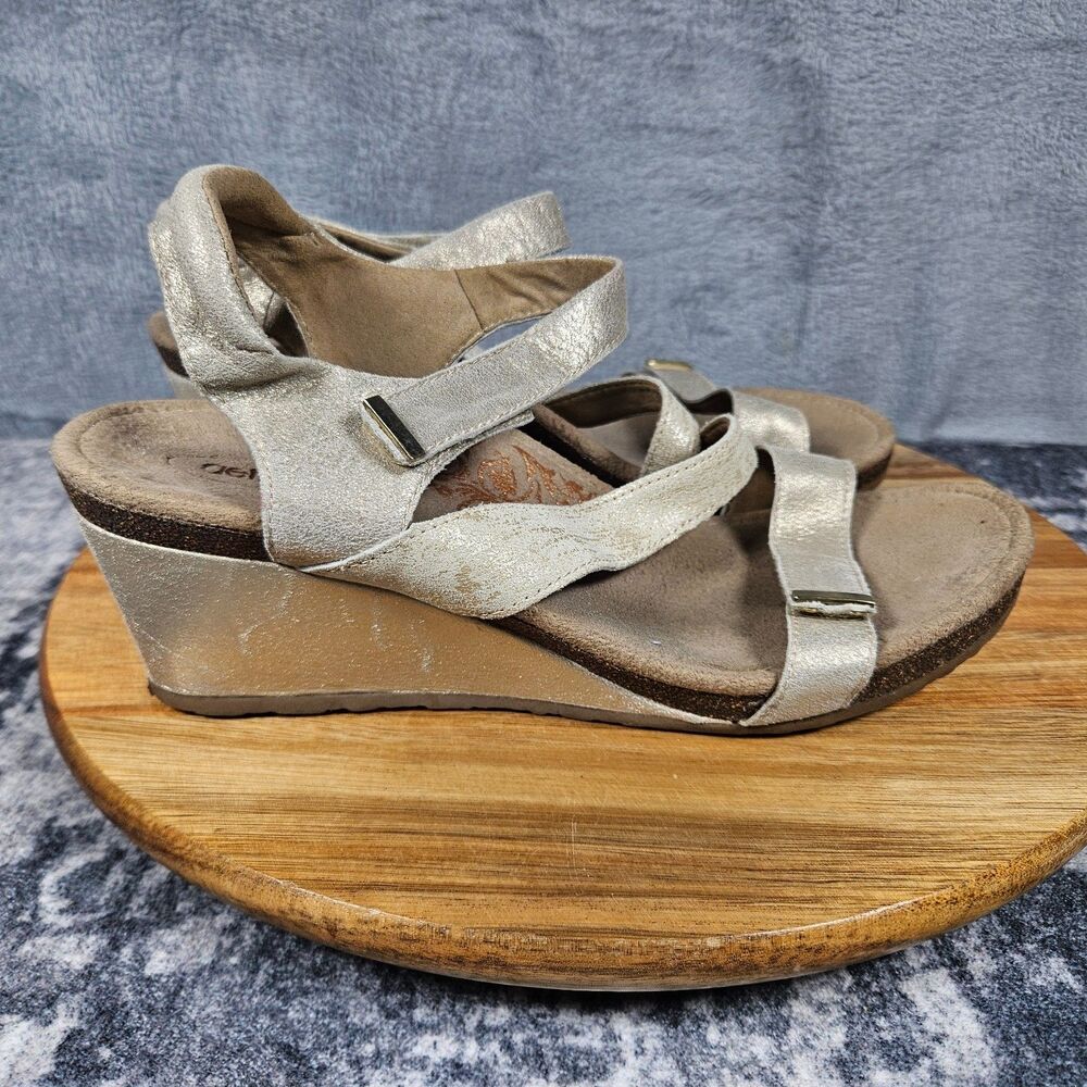 Aetrex Brynn Sandals Womens Size 10  White Gold Wedge Quarter Strappy Slingback